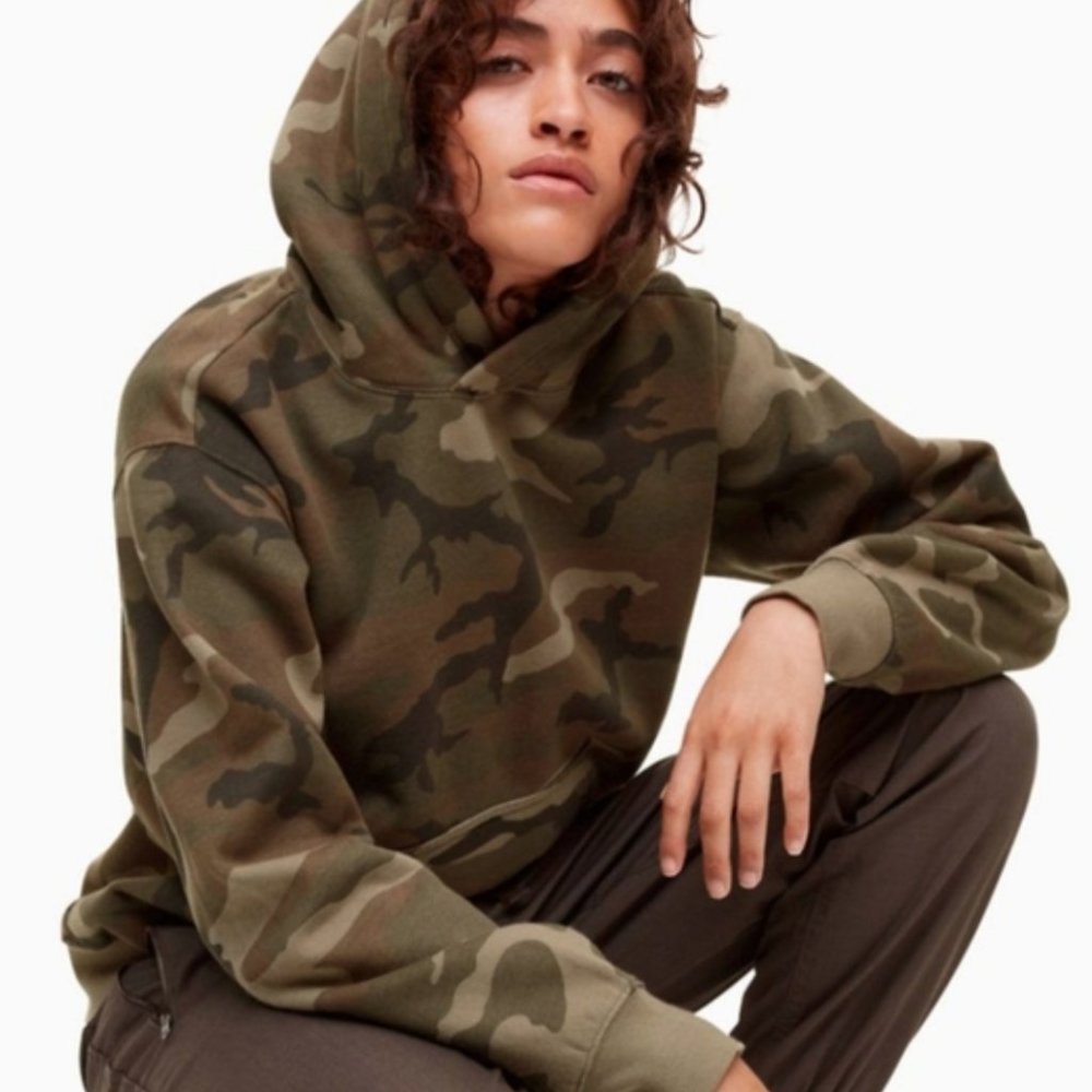 Aritzia TNA Boyfriend Camo Hoodie Sweatshirt
